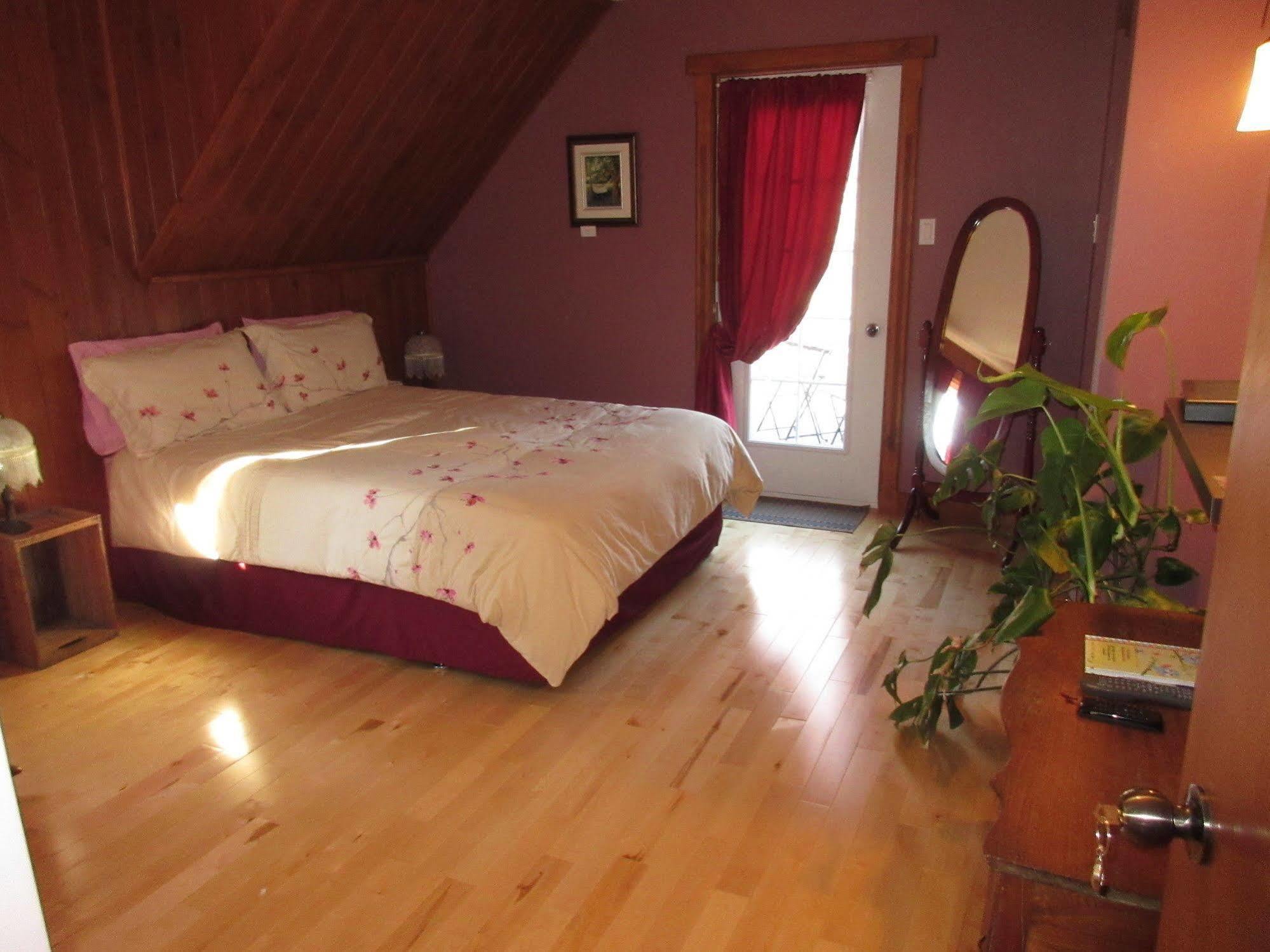 Venise-en-Québec Gite La Maison Du Jardinier מראה חיצוני תמונה