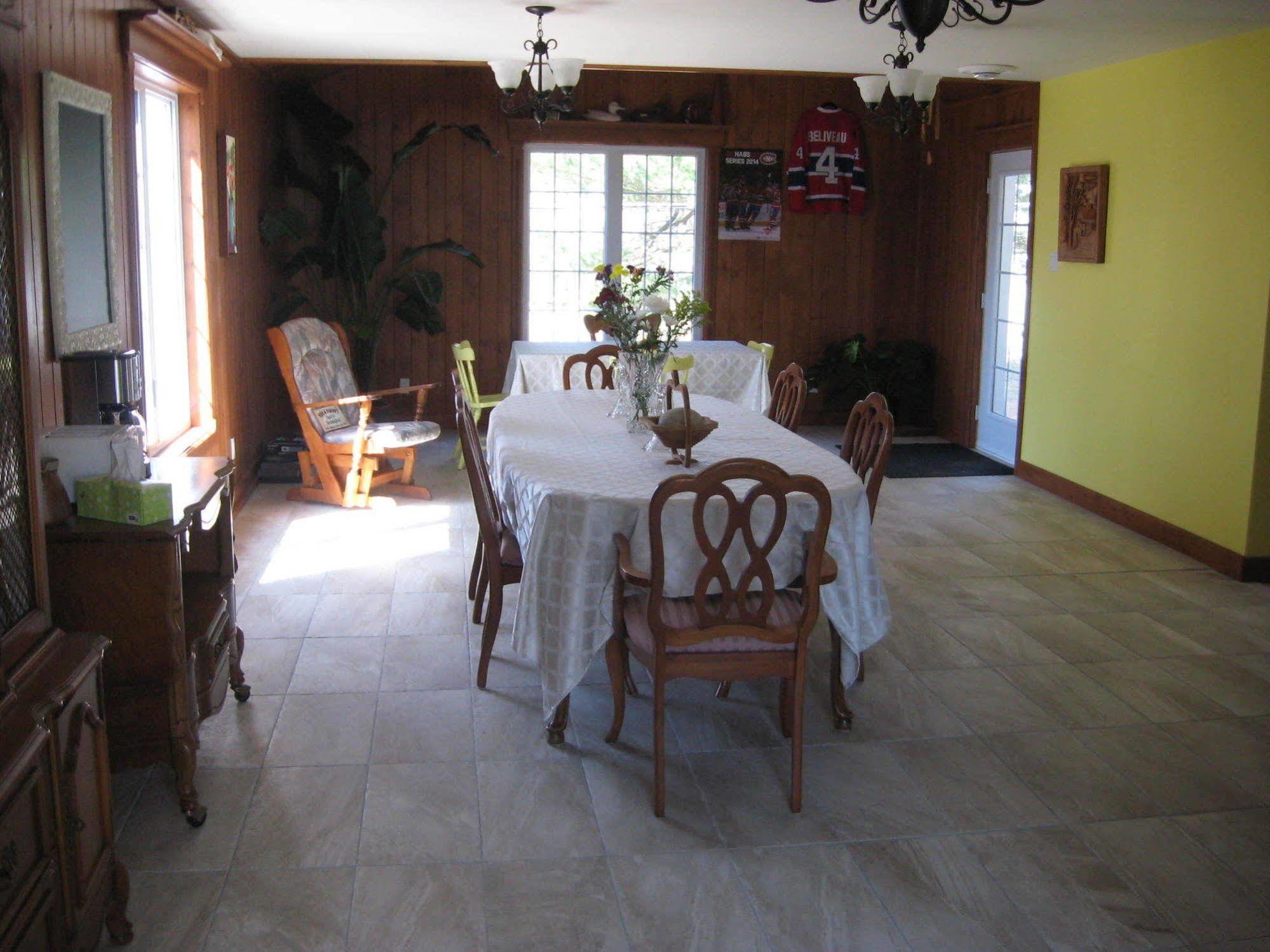 Venise-en-Québec Gite La Maison Du Jardinier מראה חיצוני תמונה
